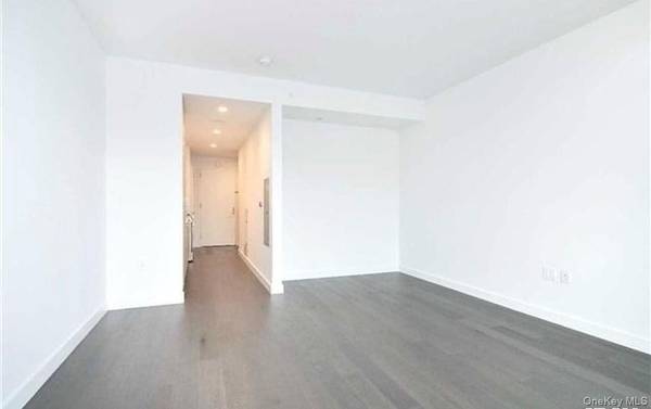 131-05 40th RD #10T, Flushing, NY 11354