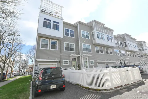 7704 Aquatic DR, Arverne, NY 11692
