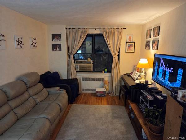 26-19 141st ST #5E, Flushing, NY 11354