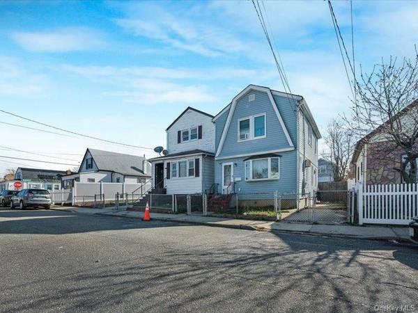 91 Elzey AVE, Elmont, NY 11003