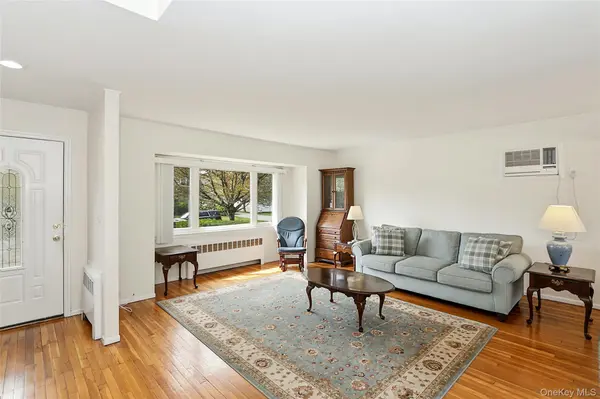 72 Woolsey AVE, Glen Cove, NY 11542