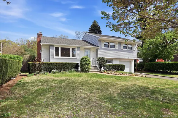 72 Woolsey AVE, Glen Cove, NY 11542