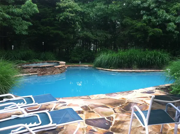 110 Greenleaf LN, Sagaponack, NY 11962