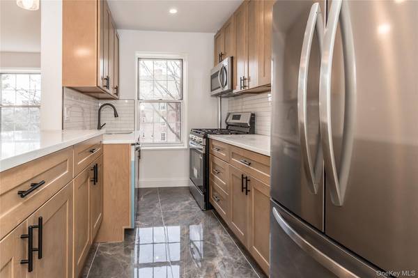 55-23 31 AVE #4-C, Woodside, NY 11377