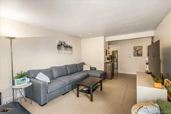 144-55 Melbourne AVE #3E, Flushing, NY 11367
