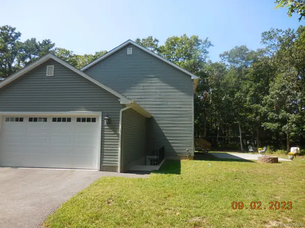 230 Expressway DR, Medford, NY 11763