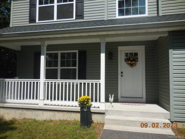 230 Expressway DR, Medford, NY 11763