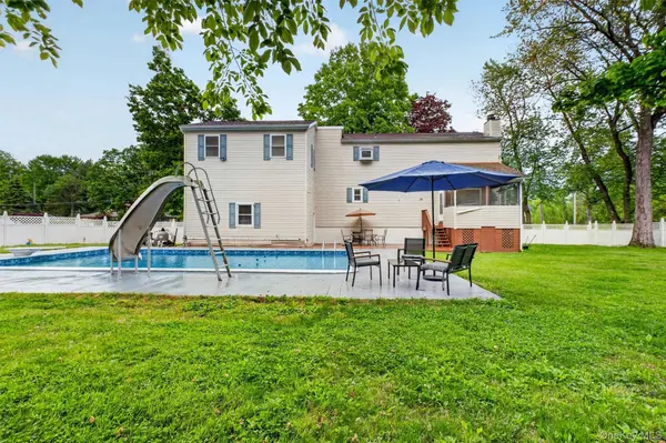 1 Merrywood RD, Wappingers Falls, NY 12590