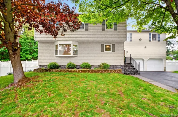 1 Merrywood RD, Wappingers Falls, NY 12590