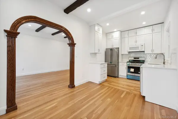 64-23 Alderton ST #PH, Rego Park, NY 11374