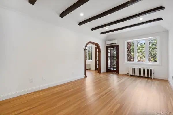 64-23 Alderton ST #PH, Rego Park, NY 11374