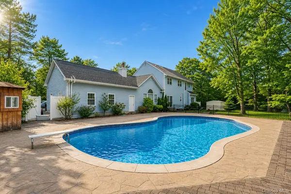 287 Dayton AVE, Manorville, NY 11949