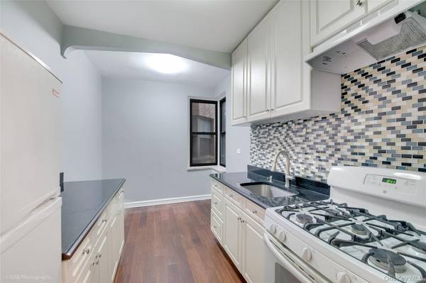 41-09 41st ST #1A, Sunnyside, NY 11104