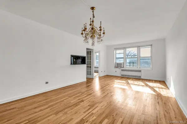 79-10 34th AVE #7W, Jackson Heights, NY 11372