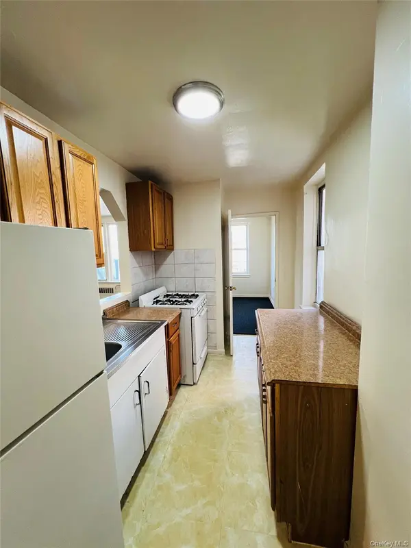 2385 Barker AVE #2U, Bronx, NY 10467