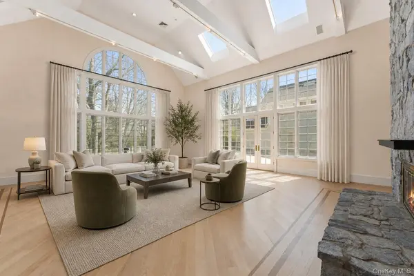 2 High Point TER, Scarsdale, NY 10583