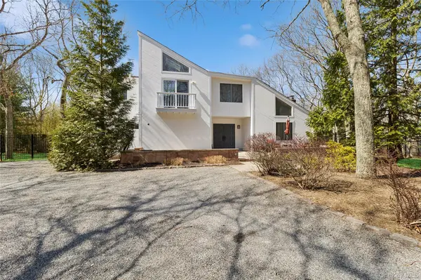 44 Diane DR, East Hampton, NY 11937
