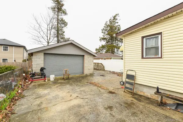 24032 146th AVE, Rosedale, NY 11422