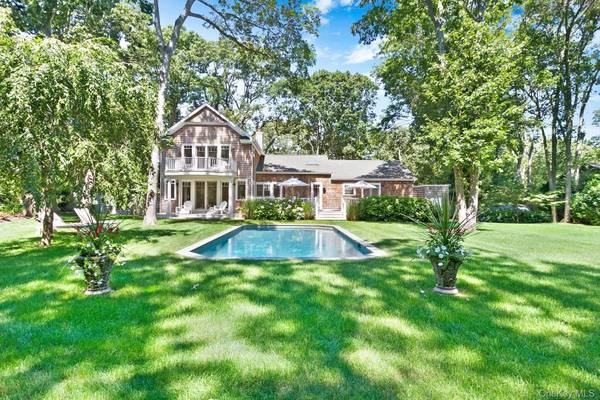 12 Partridge DR, Sag Harbor, NY 11963