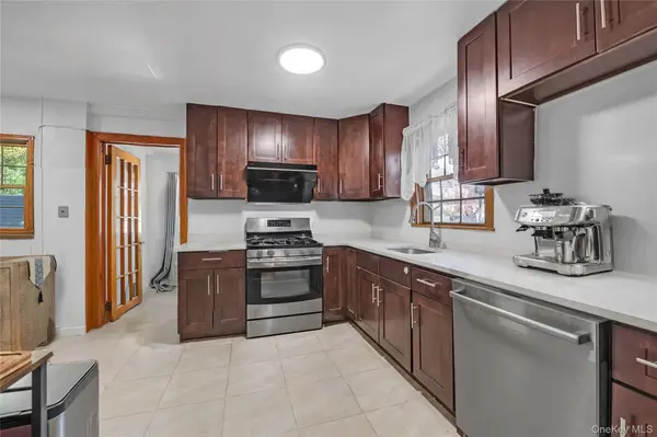 40-19 218th ST, Bayside, NY 11361