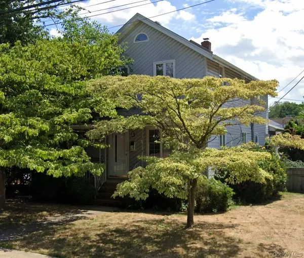 76 Driving Park AVE, Lynbrook, NY 11563