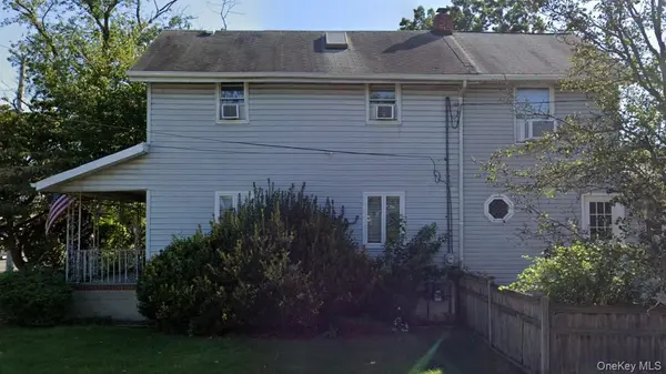 76 Driving Park AVE, Lynbrook, NY 11563