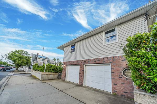 105 Vermont ST, Long Beach, NY 11561