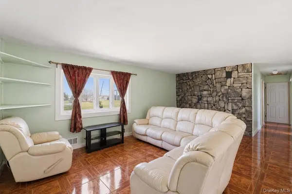 106 Bergold ST, Brentwood, NY 11717