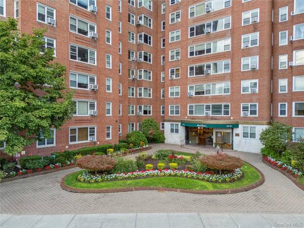 110-45 Queens Blvd #807, Forest Hills, NY 11375