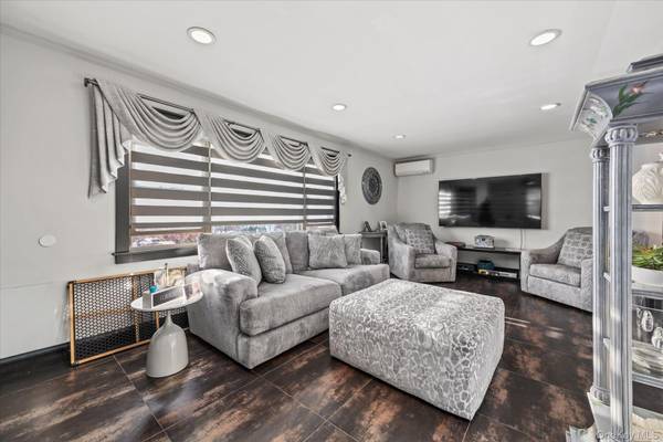 157-33 98th ST, Howard Beach, NY 11414