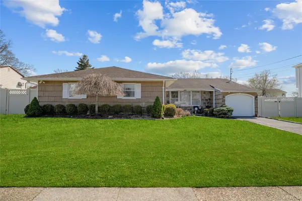 50 Penn ST, Port Jefferson Station, NY 11776