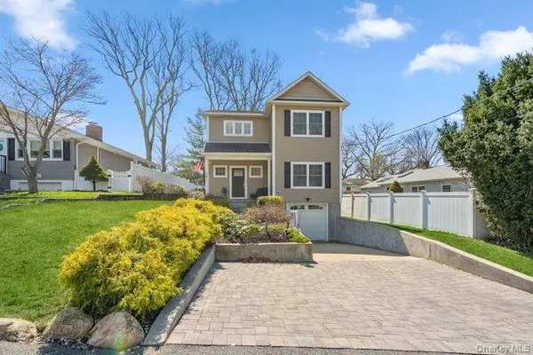 4 Knollwood AVE, Bayville, NY 11709