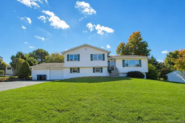61 Decker DR, Washingtonville, NY 10992