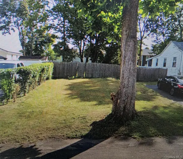25 S 23rd ST, Wyandanch, NY 11798