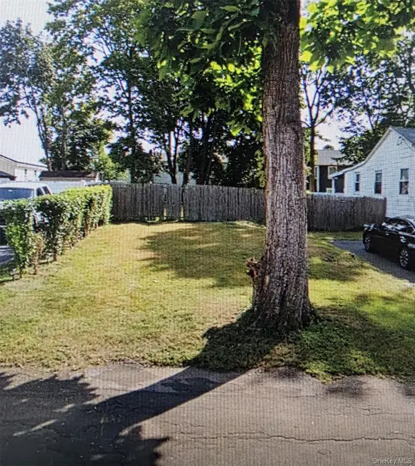 25 S 23rd ST, Wyandanch, NY 11798