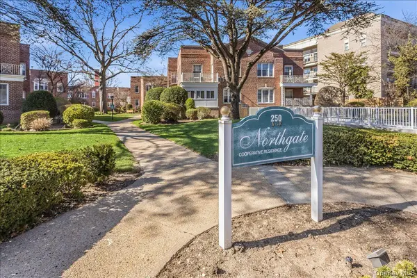 250 Central AVE #C111, Lawrence, NY 11559