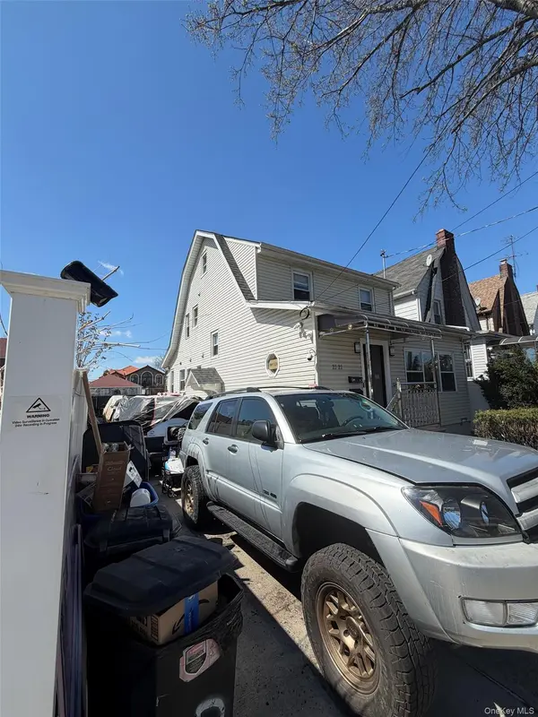2222 Lee ST, Whitestone, NY 11357