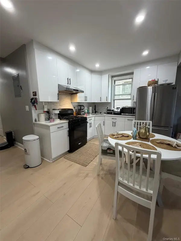 2222 Lee ST, Whitestone, NY 11357