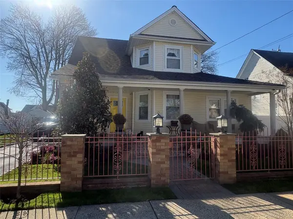 25 Rutland RD, Freeport, NY 11520