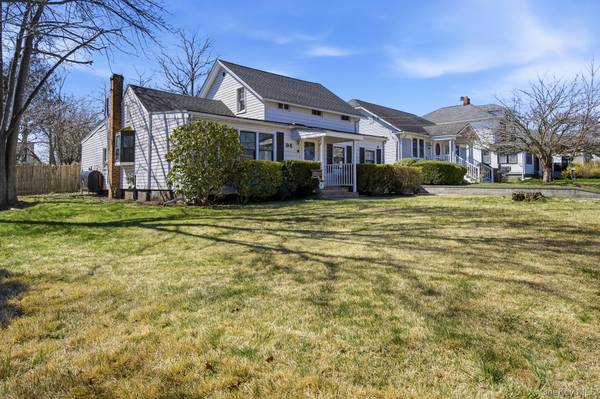 94 E Lakewood ST, Patchogue, NY 11772