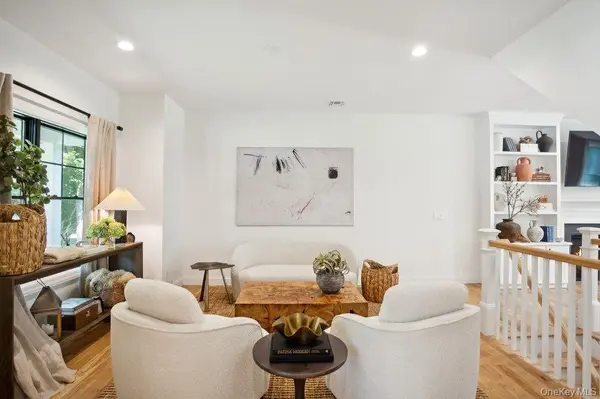 4 Squaw RD, East Hampton, NY 11937