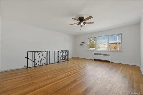 196-32 Pompeii AVE #2C, Holliswood, NY 11423