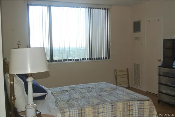 27010 Grand Central Pkwy #11R, Floral Park, NY 11005