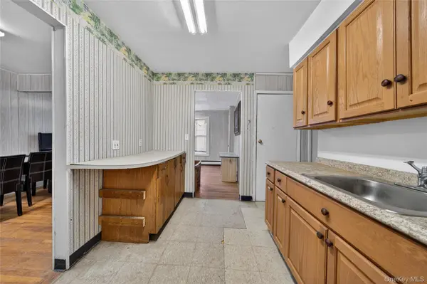 188 Amherst ST, Hempstead, NY 11550