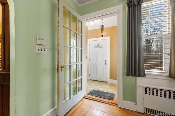 306 Hutchinson BLVD, Mount Vernon, NY 10552