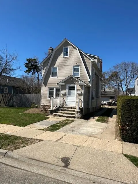 261 Rutland RD, Freeport, NY 11520