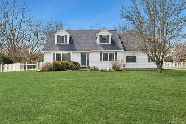240 Lisa DR, Southold, NY 11971