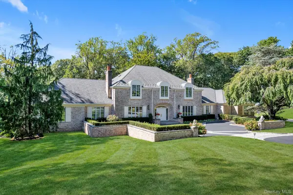 12 OVERLOOK CT, Lattingtown, NY 11560