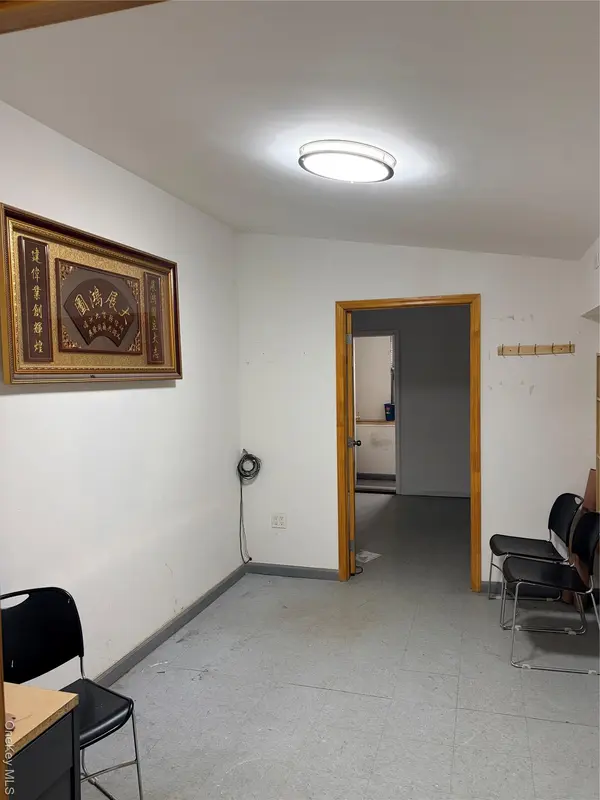 4311 36th ST, Long Island City, NY 11101