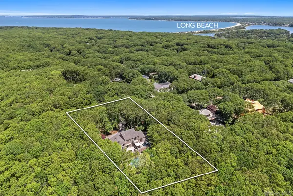 76 Island View DR, Sag Harbor, NY 11963